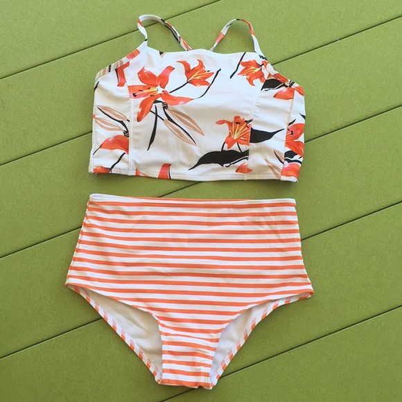 Floral Print and Striped Bikini 🍍 - Picture 4 of 5